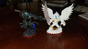 Light and dark skylanders
