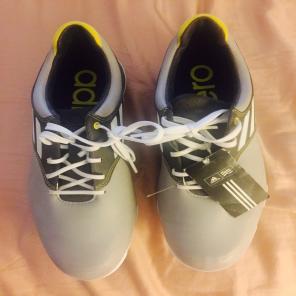 Golf shoes