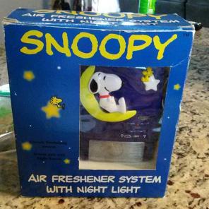 1995 SNOOPY AIR FRESHENER W/ NIGHT LIGHT