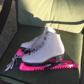 Ridelle Figure Skates