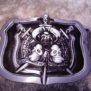 Guys new skull belt buckle