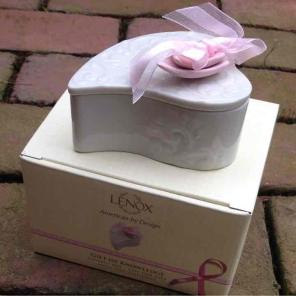 Lenox gift of knowledge breast cancer