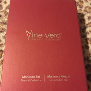 Vine-Vera. Manicure Set