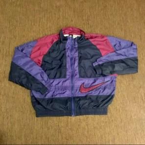 VINTAGE NIKE WINDBREAKER