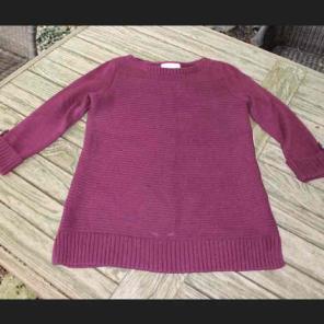 Long sleeve ribbed burgundy sweater