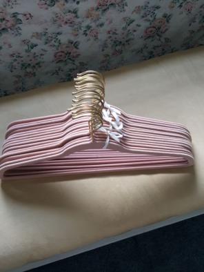15 Pink/Gold Joy Mangano hangers