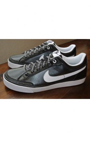 NIKE CAPRIL 3 LTR BLACK YOUTH SZ 6Y