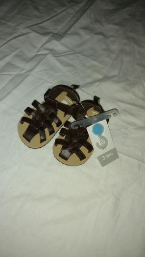Nwt carters 3-6 month shoes