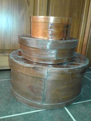 Antique/vintage grapevine relief vase