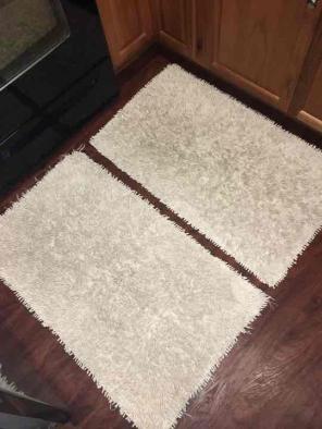White floor rugs (same size)