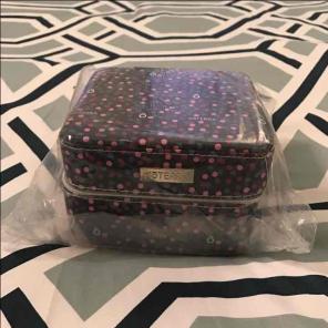DoTERRA polka dot zipper storage case
