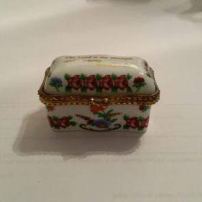 Small porcelain jewelry box w/ scripture