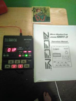 Zoom mrt3b drum machine
