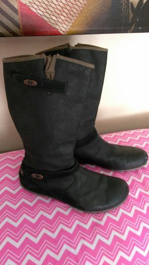 Merrell women's boots size 9