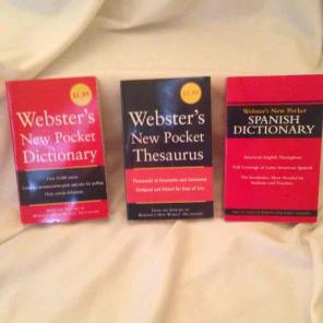 Pocket Size Dictionary&Thesaurus+Spanish