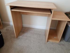 Small computer desk