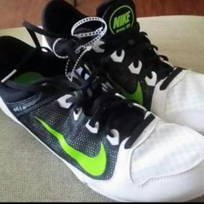 Nike Rival MD