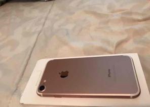 iPhone 7 plus rose gold (unlocked)