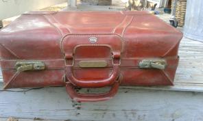 CROWN Vintage Suitcase