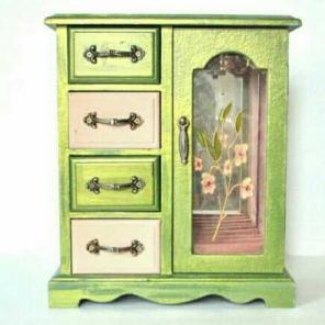 Green and Pink Jewelry Box