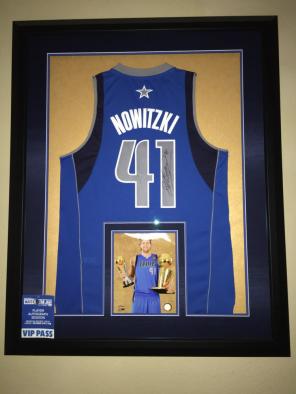 Dirk nowitzki Signed Jersey!!