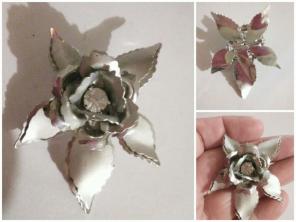 Beautiful vintage rhinestone brooch