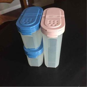 Tupperware spice container Lot (3)