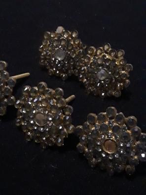 Dresser knobs bundle of 5