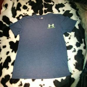 Like New Mens Under Armour Tee! Med.
