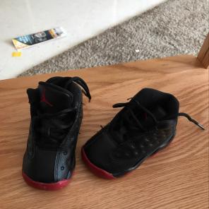 Retro Jordan 13s (Breds) 4c