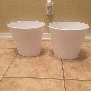 2 White Trash Cans