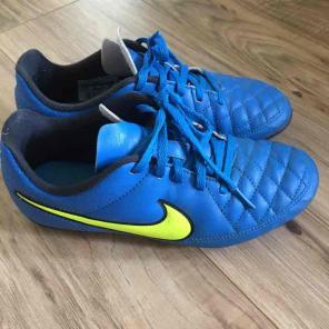 Nike Soccer Cleats youth size 3