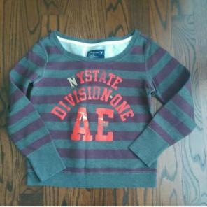 American Eagle Distressed Shoulder Off