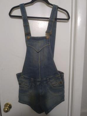 Overall shorts