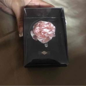 peach lapel clip