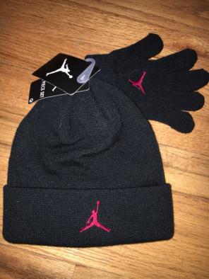 Jordan Kids Beanie W/gloves Bred $25