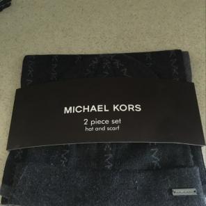 Michael Kors Mens Hat And Scarf Set