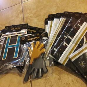 17 PIECE HAPPY NEW YEAR DECORATION LOT
