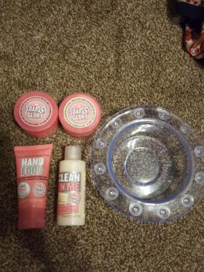 soap and glory set with bottomless bath