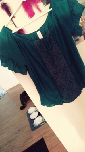 Dark green short sleeve shirt large