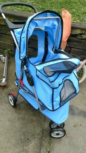 Pet stroller. NEW