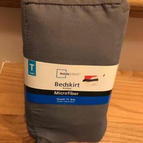 Bedskirt
