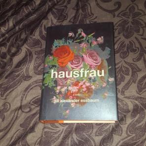 HAUSFRAU