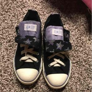 Girls converse 3