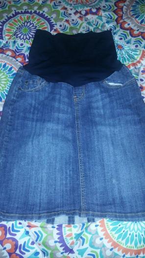 Maternity skirt medium