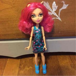 Monster High Ghoul Fair Howleen doll