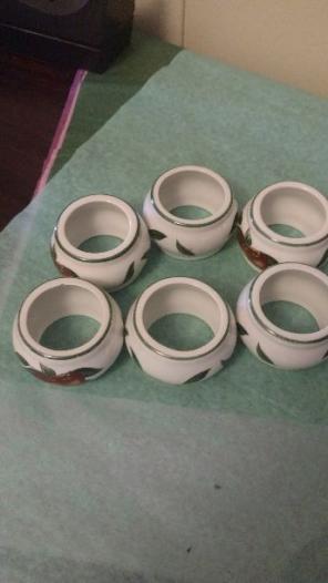 Lot of 6. Apple napkins rings