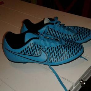 Boys Nike cleats youth size