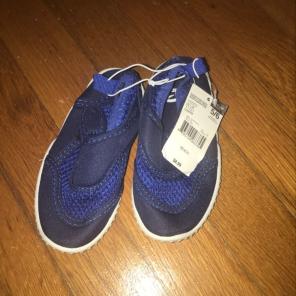 Size 5/6 Blue Swim Shoes Nwt