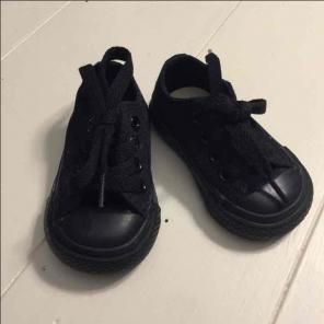 Converse baby size 2 Black